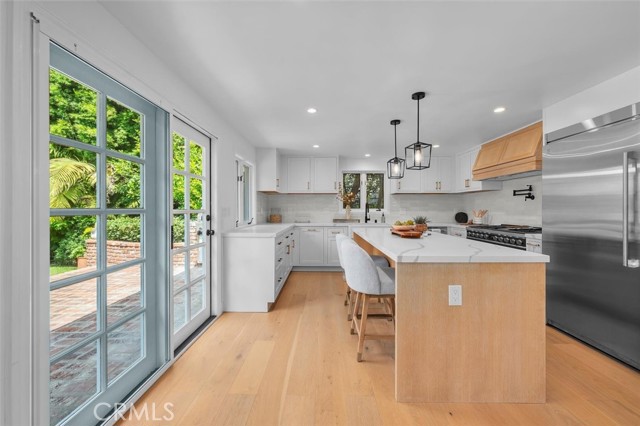 Detail Gallery Image 21 of 52 For 17481 Tramonto Dr, Pacific Palisades,  CA 90272 - 4 Beds | 3 Baths