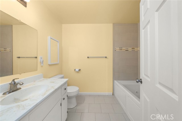 12610 Serrano Drive, Yucaipa CA: https://media.crmls.org/medias/4c637029-a453-42ef-9d06-a173b30ee08a.jpg