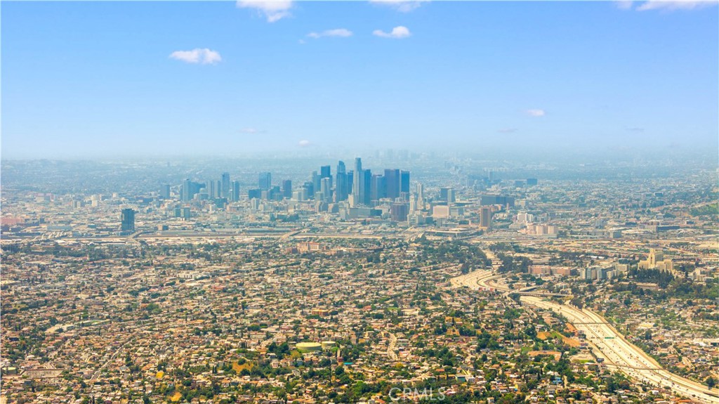 https://media.crmls.org/medias/4c63b10d-6de9-48f8-b7d2-6e35459fdd55.jpg?preset=X-Large