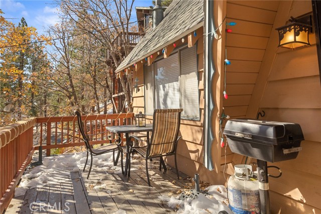 Detail Gallery Image 2 of 28 For 32903 Canyon Dr, Green Valley Lake,  CA 92341 - 2 Beds | 1 Baths