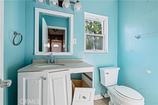 Detail Gallery Image 11 of 21 For 8544 Noble Ave, North Hills,  CA 91343 - 3 Beds | 2 Baths