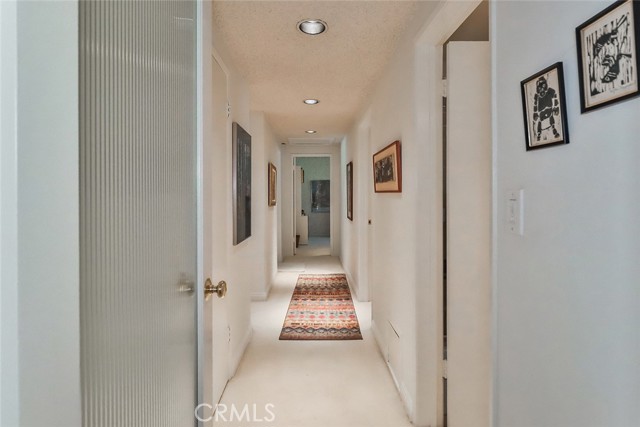 9845 Encino Avenue, Northridge CA: https://media.crmls.org/medias/4c642583-6143-4fdb-a548-43c6dcec2711.jpg