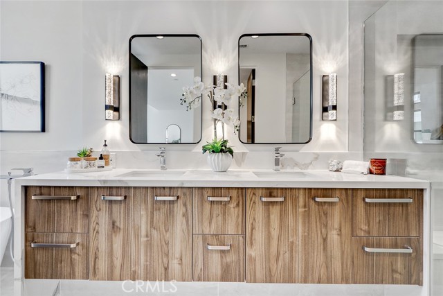 Detail Gallery Image 39 of 44 For 2005 Mathews Ave a,  Redondo Beach,  CA 90278 - 4 Beds | 5 Baths
