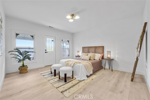 239 N San Antonio Avenue, Upland CA: https://media.crmls.org/medias/4c6495b9-b85b-41ee-b466-0ca58e5792f6.jpg