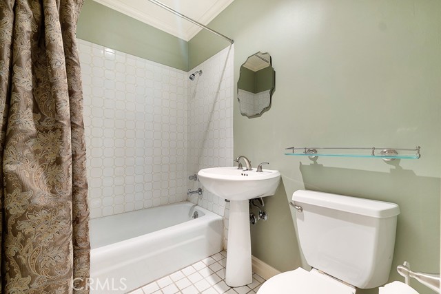 17232 Quesan Place, Encino CA: https://media.crmls.org/medias/4c64ebf4-3a2b-4f14-989a-b043861c1674.jpg