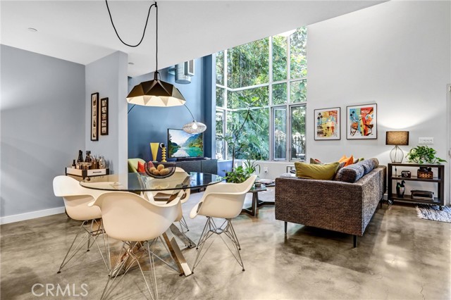 Detail Gallery Image 12 of 31 For 1120 N El Centro #5,  Los Angeles,  CA 90038 - 2 Beds | 2/1 Baths