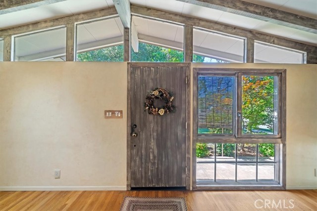 901 E Walnut Avenue, Glendora CA: https://media.crmls.org/medias/4c65df74-290f-4b4e-b56f-9355f57f9d7e.jpg