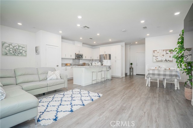 12060 Turnleaf Avenue, Whittier CA: https://media.crmls.org/medias/4c66d057-7125-4ea4-84aa-74dbdaed8279.jpg
