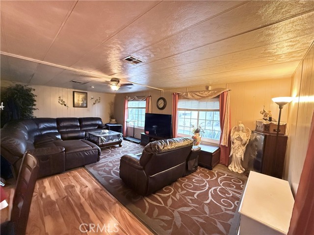 Detail Gallery Image 8 of 26 For 2500 N Highway 59 #70,  Merced,  CA 95348 - 3 Beds | 2 Baths