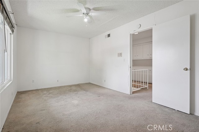 5789 Fairhaven Avenue, Woodland Hills CA: https://media.crmls.org/medias/4c680159-8580-4f2f-b100-8998b33b49ac.jpg