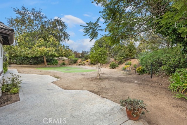 Detail Gallery Image 25 of 40 For 2114 Vista Valle Verde Dr, Fallbrook,  CA 92028 - 5 Beds | 3/1 Baths