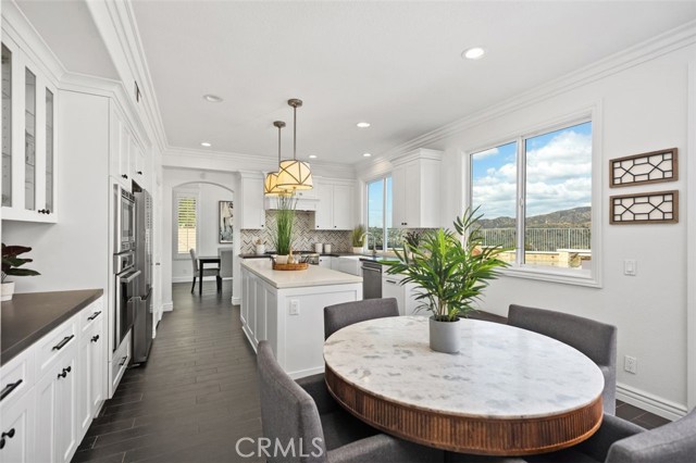 2 Via Bandada, Rancho Santa Margarita CA: https://media.crmls.org/medias/4c68bd9e-8717-4df0-b517-36e4586f5574.jpg