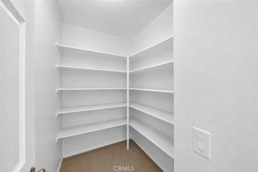 https://media.crmls.org/medias/4c6904b0-871b-485f-b83c-e5300dc4cb60.jpg?preset=X-Large