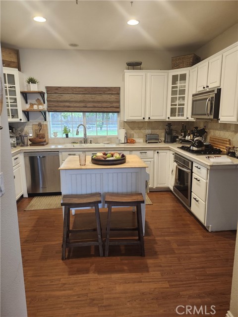 76 Nancy Street, Camarillo CA: https://media.crmls.org/medias/4c697ac5-734a-4060-88a6-4bd65e41207e.jpg