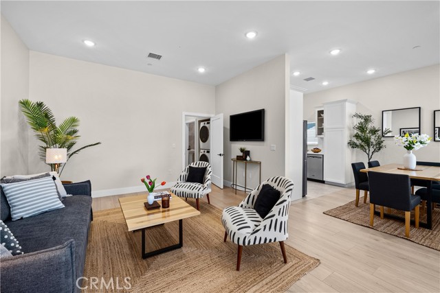 16360 Parthenia photo 24