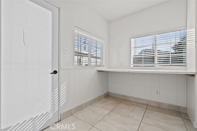 Detail Gallery Image 15 of 26 For 6938 Aura Ave, Reseda,  CA 91335 - 3 Beds | 2 Baths