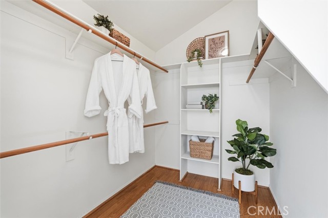 Detail Gallery Image 17 of 23 For 2113 Marshallfield Ln #B,  Redondo Beach,  CA 90278 - 4 Beds | 2/1 Baths