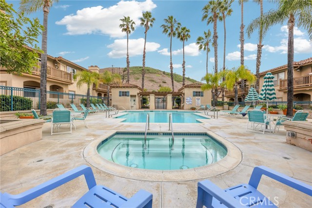 27 Timbre, Rancho Santa Margarita CA: https://media.crmls.org/medias/4c6acc11-227d-46b4-b1bf-b9e5a7aa9d8a.jpg