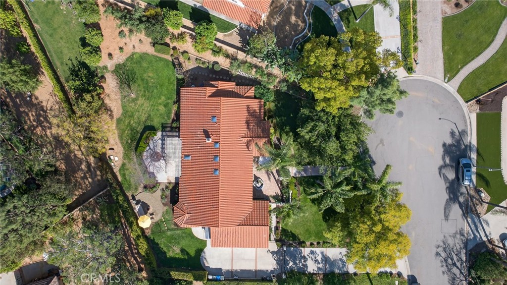 https://media.crmls.org/medias/4c6b3df3-a09d-44dd-a792-34ce0d68f8e8.jpg?preset=X-Large