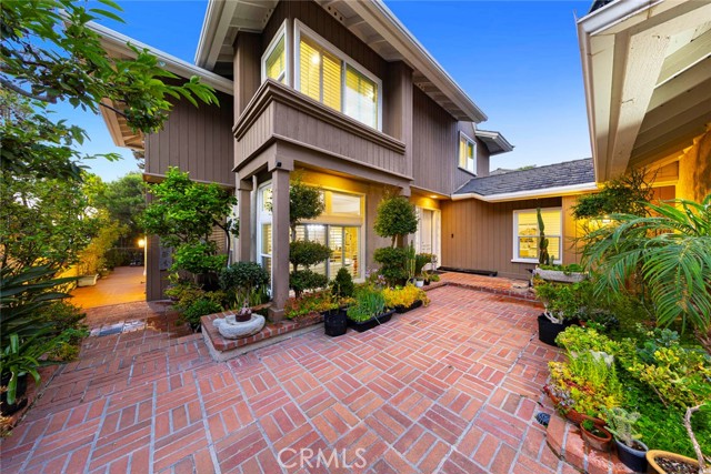 Detail Gallery Image 45 of 56 For 16 Lucerne, Newport Beach,  CA 92660 - 4 Beds | 3/1 Baths