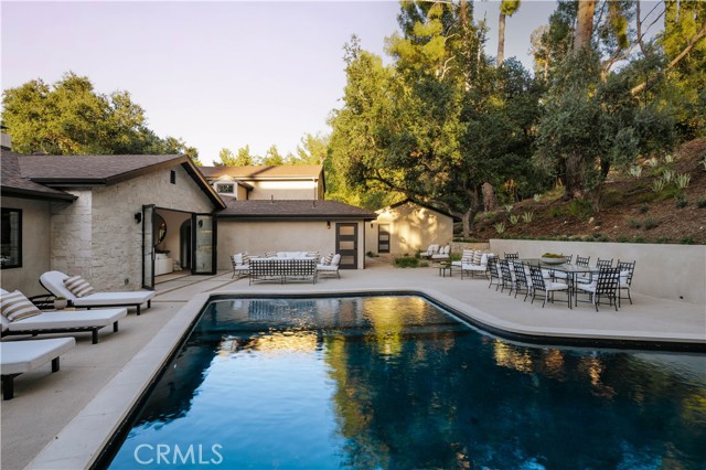 17930 Karen Drive, Encino CA: https://media.crmls.org/medias/4c6ce185-f165-4445-afda-adadc5852a27.jpg