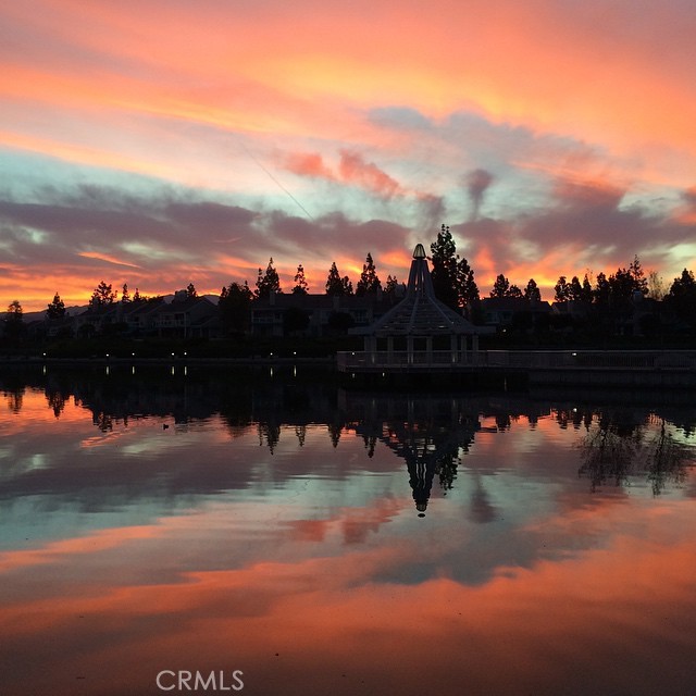 https://media.crmls.org/medias/4c6d32c3-7f7f-4a43-9132-f6741880259f.jpg?preset=X-Large
