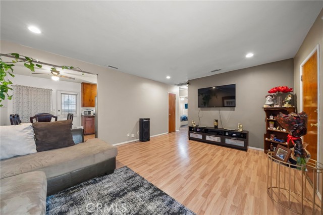 Detail Gallery Image 19 of 32 For 1422 E Mauretania, Wilmington,  CA 90744 - – Beds | – Baths