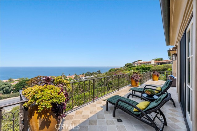 1509 Via Montemar, Palos Verdes Estates, California 90274, 4 Bedrooms Bedrooms, ,4 BathroomsBathrooms,Residential,Sold,Via Montemar,SB21180594