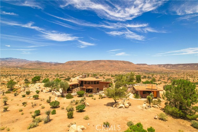 Detail Gallery Image 16 of 75 For 55290 Flying Tigers Road Rd, Pioneertown,  CA 92268 - 4 Beds | 3 Baths