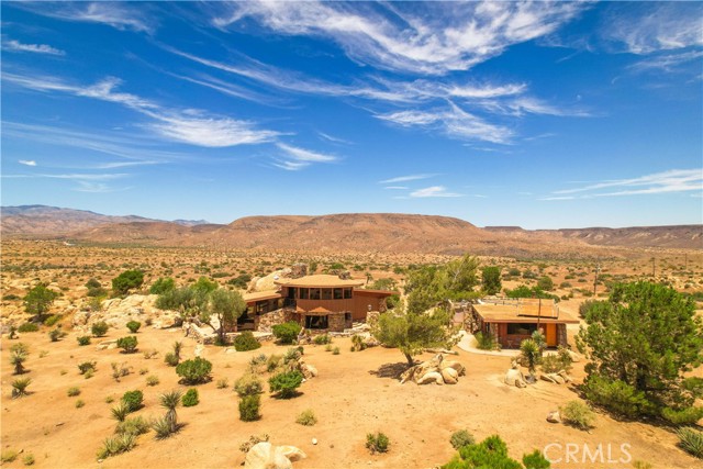 Detail Gallery Image 16 of 75 For 55290 Flying Tigers Road Rd, Pioneertown,  CA 92268 - 4 Beds | 3 Baths