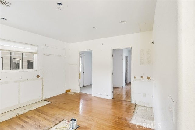 Detail Gallery Image 9 of 39 For 261 E Crescent Ave, Redlands,  CA 92373 - 5 Beds | 3/1 Baths