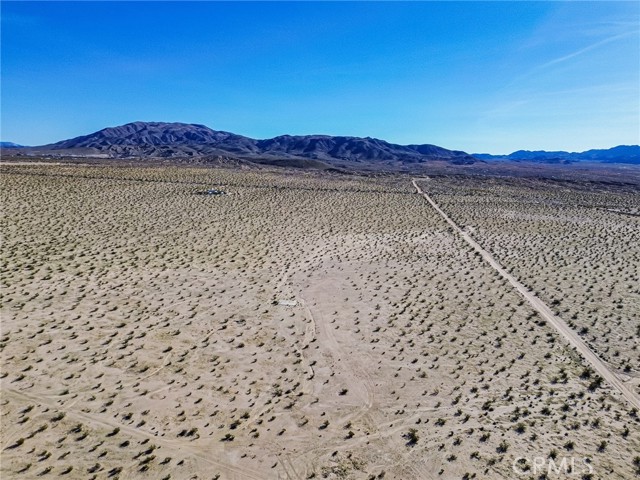 Detail Gallery Image 7 of 37 For 76100 2 Mile Rd, Twentynine Palms,  CA 92277 - – Beds | – Baths