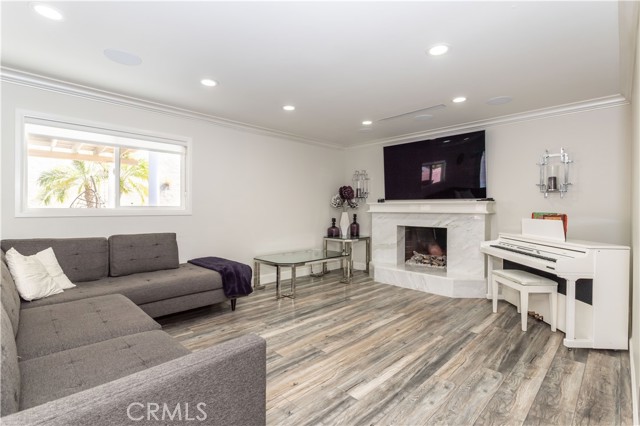 9434 Mclennan Avenue, Northridge CA: https://media.crmls.org/medias/4c70539c-1494-4790-bed7-e4347affaa6d.jpg