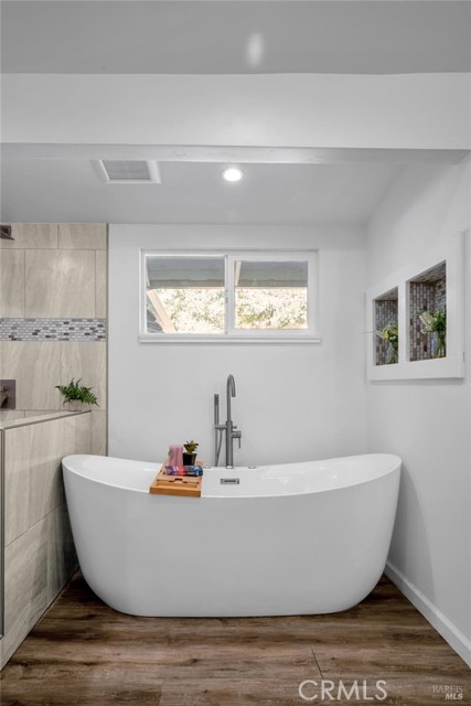 Detail Gallery Image 16 of 45 For 441 Vichy Hills Dr, Ukiah,  CA 95482 - 3 Beds | 3/1 Baths