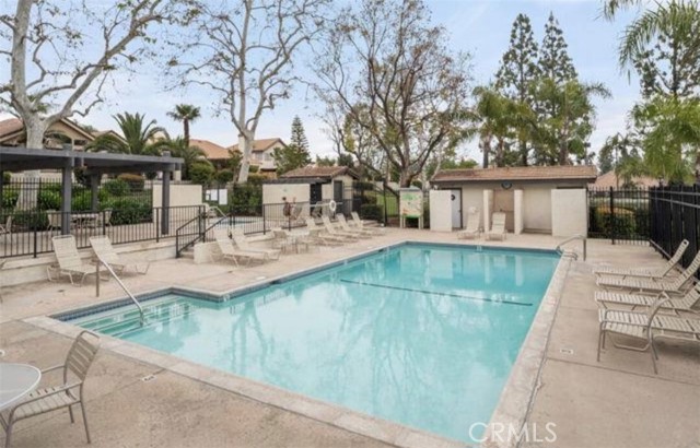1328 Sunrise Circle South, Upland CA: https://media.crmls.org/medias/4c717864-1a7f-470a-9c4b-b6008c7b98cb.jpg