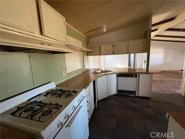 Detail Gallery Image 9 of 25 For 13173 Camellia Rd, Victorville,  CA 92392 - 4 Beds | 2 Baths