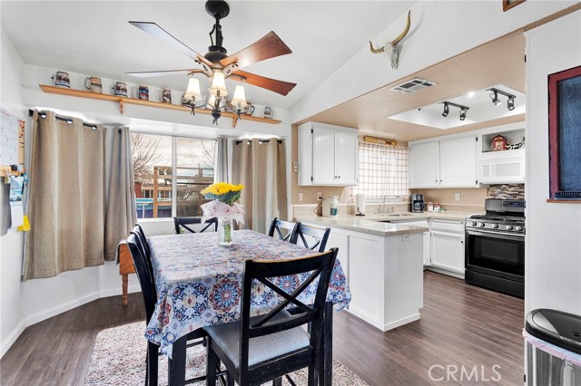 Detail Gallery Image 14 of 44 For 10753 Locust, Hesperia,  CA 92345 - 3 Beds | 2 Baths