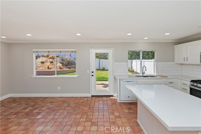 Detail Gallery Image 16 of 60 For 3348 Redport Dr, Corona,  CA 92881 - 4 Beds | 2/1 Baths