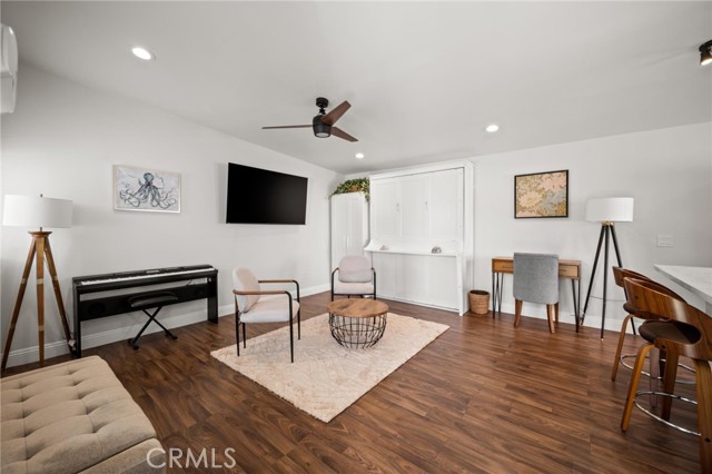Detail Gallery Image 22 of 49 For 3345 Oakhurst Ave, Los Angeles,  CA 90034 - 3 Beds | 3 Baths