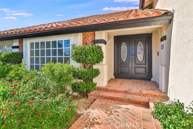 Detail Gallery Image 2 of 41 For 20591 Celtic St, Chatsworth,  CA 91311 - 5 Beds | 3/1 Baths