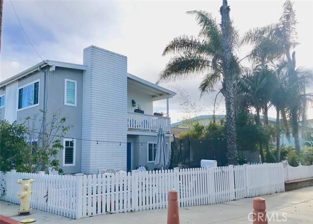 Single Family Home located on a Walk Street