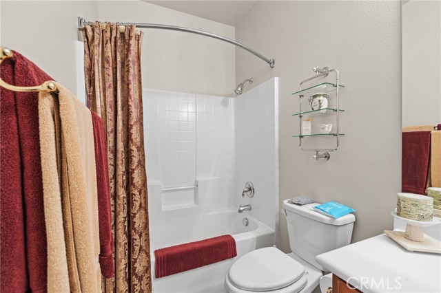 5614 Regent Hill W Terrace, Palmdale CA: https://media.crmls.org/medias/4c7513d5-3b38-4d41-9b36-481322097529.jpg