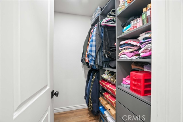 319 Cheerful Court, Simi Valley CA: https://media.crmls.org/medias/4c751aa7-1a3d-41cb-999a-01ffd4bf36f5.jpg