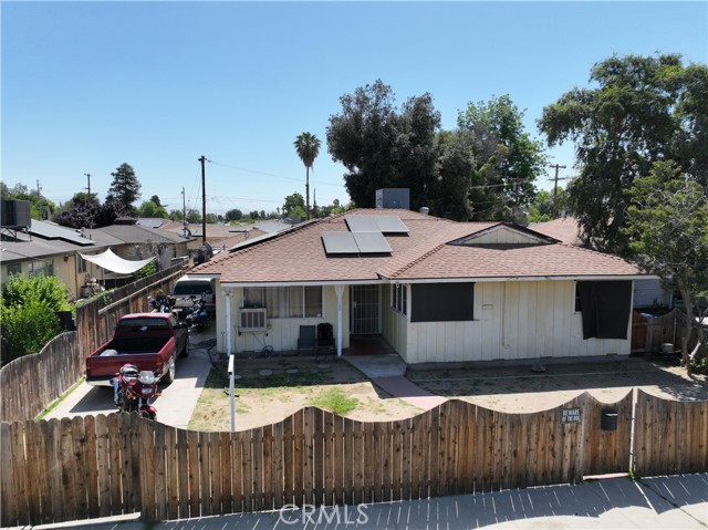 1004 Paloma Street, Bakersfield CA: https://media.crmls.org/medias/4c75c63d-56c6-4022-927f-de4541316ca3.jpg