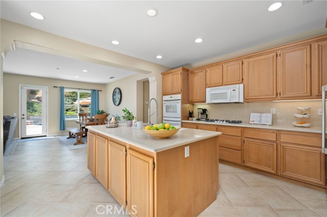 5161 Morning Glory Court, Chino Hills CA: https://media.crmls.org/medias/4c763c26-f434-4dca-89b7-70b7aed0c537.jpg