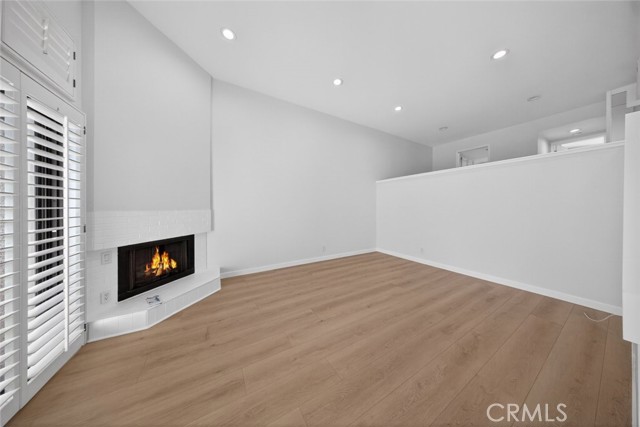 Detail Gallery Image 6 of 43 For 15235 Magnolia Bld #E,  Sherman Oaks,  CA 91403 - 3 Beds | 3 Baths