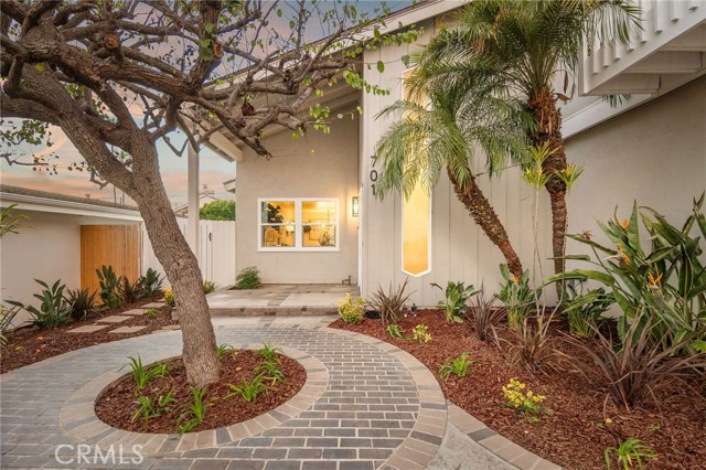Detail Gallery Image 2 of 49 For 701 Taper Dr, Seal Beach,  CA 90740 - 4 Beds | 3 Baths