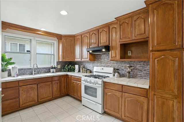 2709 W 109th Street, Inglewood CA: https://media.crmls.org/medias/4c770bb0-687f-4260-9406-185b236ddb64.jpg