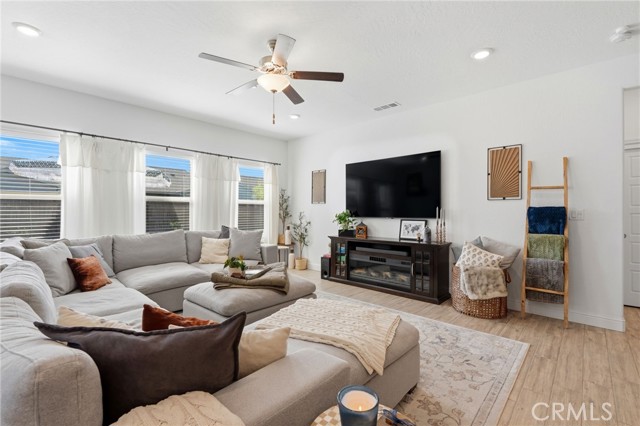 Detail Gallery Image 17 of 52 For 2587 W Heather, Hanford,  CA 93230 - 3 Beds | 2 Baths