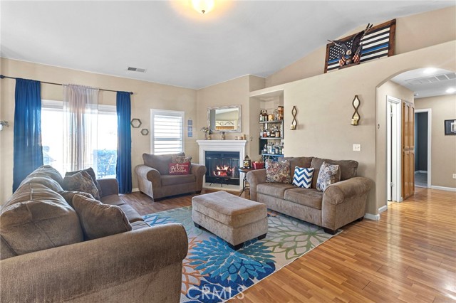 Detail Gallery Image 7 of 40 For 70 Makenna, Madera,  CA 93637 - 4 Beds | 2 Baths